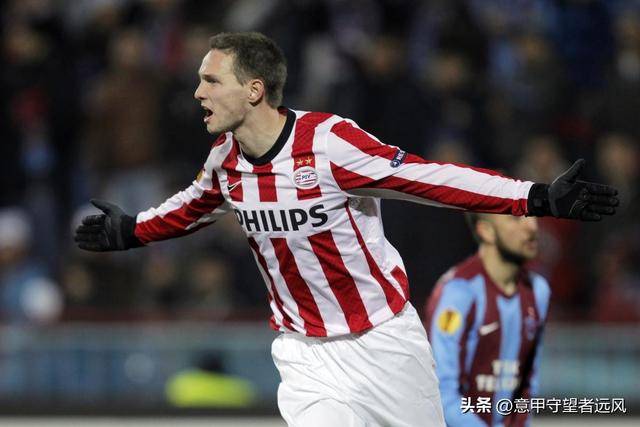  转折点！那不勒斯绝杀压哨，荷甲今夜攻防权衡，更衣室稳定，心理建设被强调