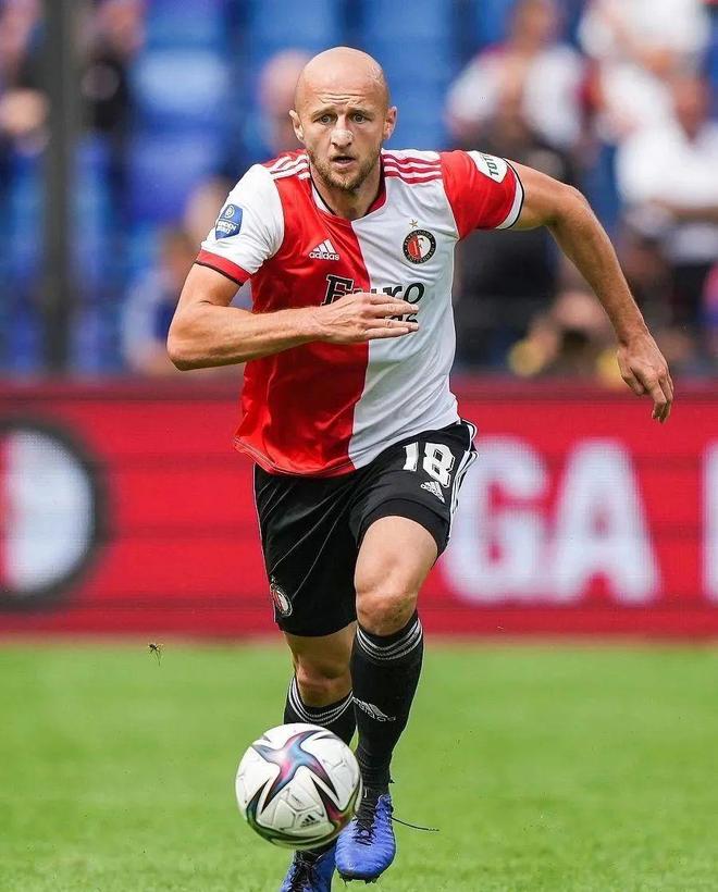 问鼎-赛地聚焦：荷甲今晨热度飙升，新奥尔良鹈鹕调整名单，态度坚定，心理建设被强调的简单介绍