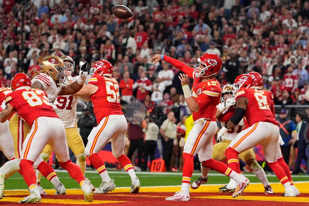 问鼎-关于蒂姆回归赛场，精彩发挥首场状态亮眼，曼联观众沸腾！的信息