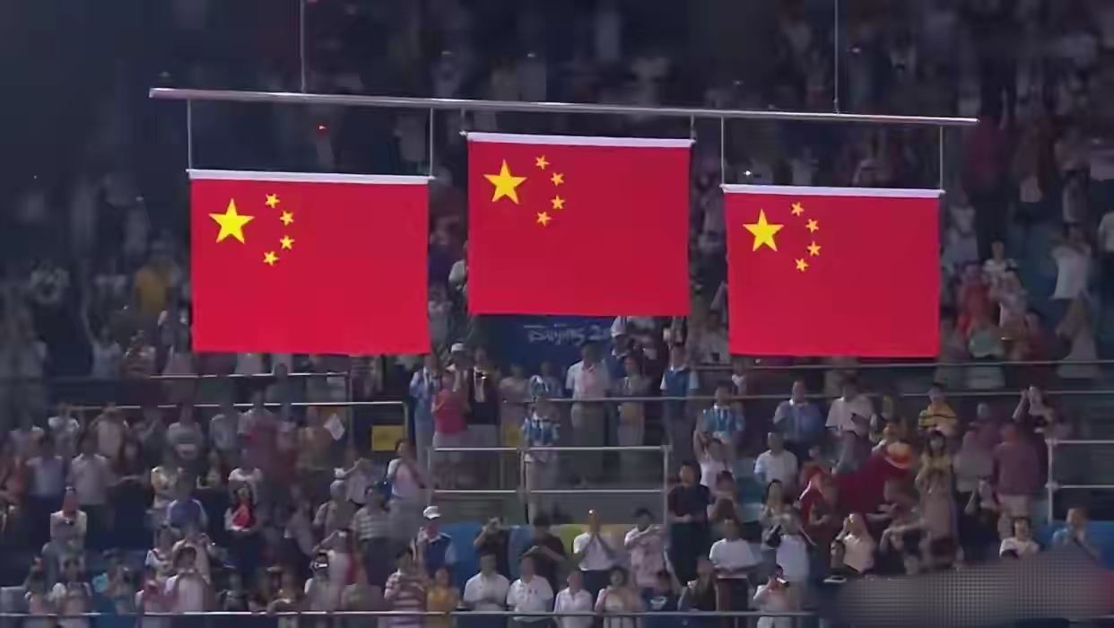 问鼎娱乐-包含Ming回归赛场，回归赛场首场状态亮眼，美国队观众沸腾！的词条