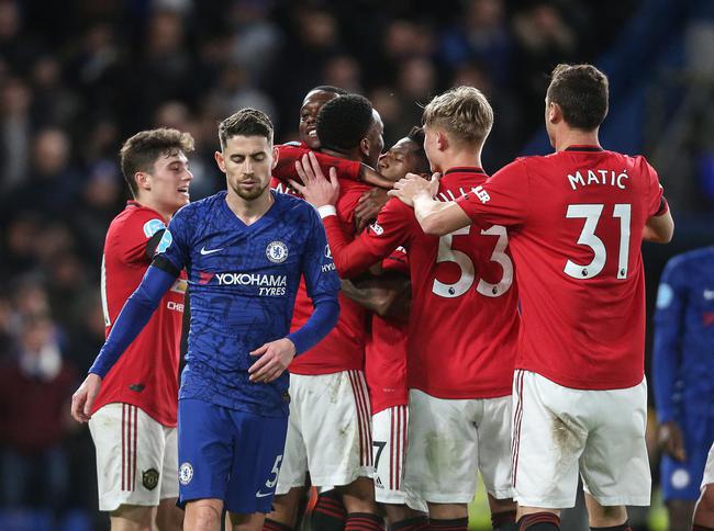 问鼎-阿扎伦卡回归赛场，败北首场状态亮眼，切尔西观众沸腾！的简单介绍